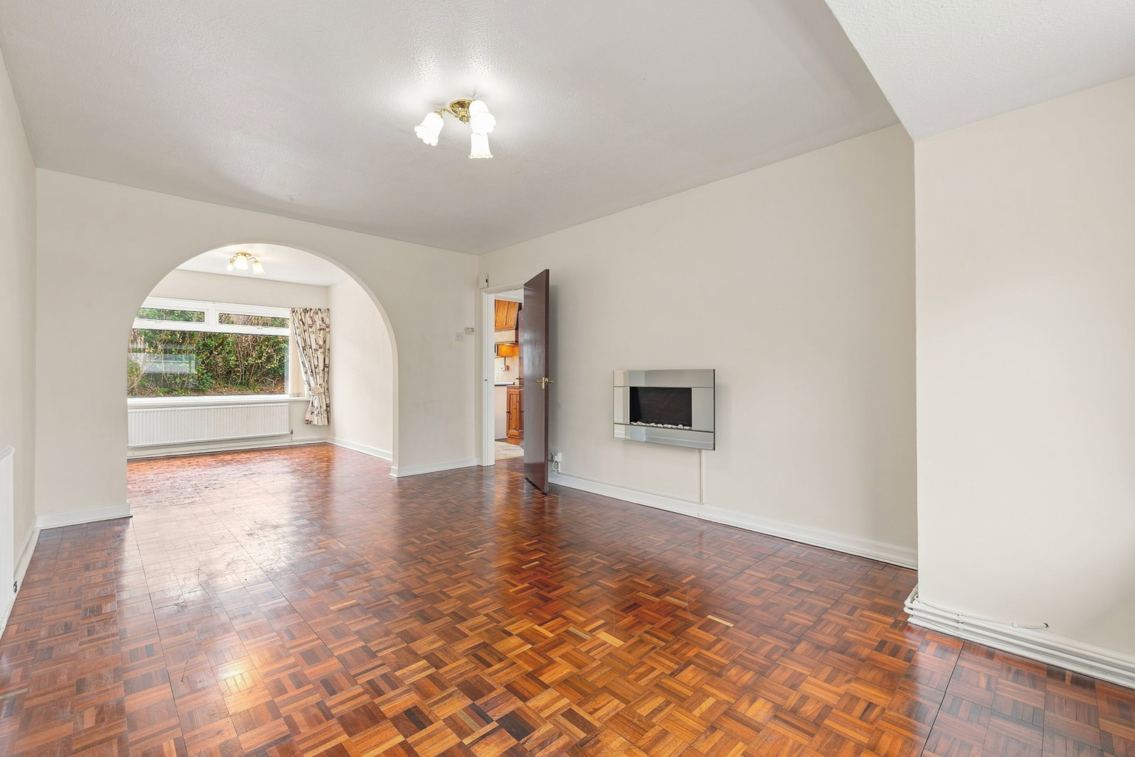 Semi Detached House for sale in Swansea, Bramley Drive, Newton, Swansea, SA3 4UP, 889 m²