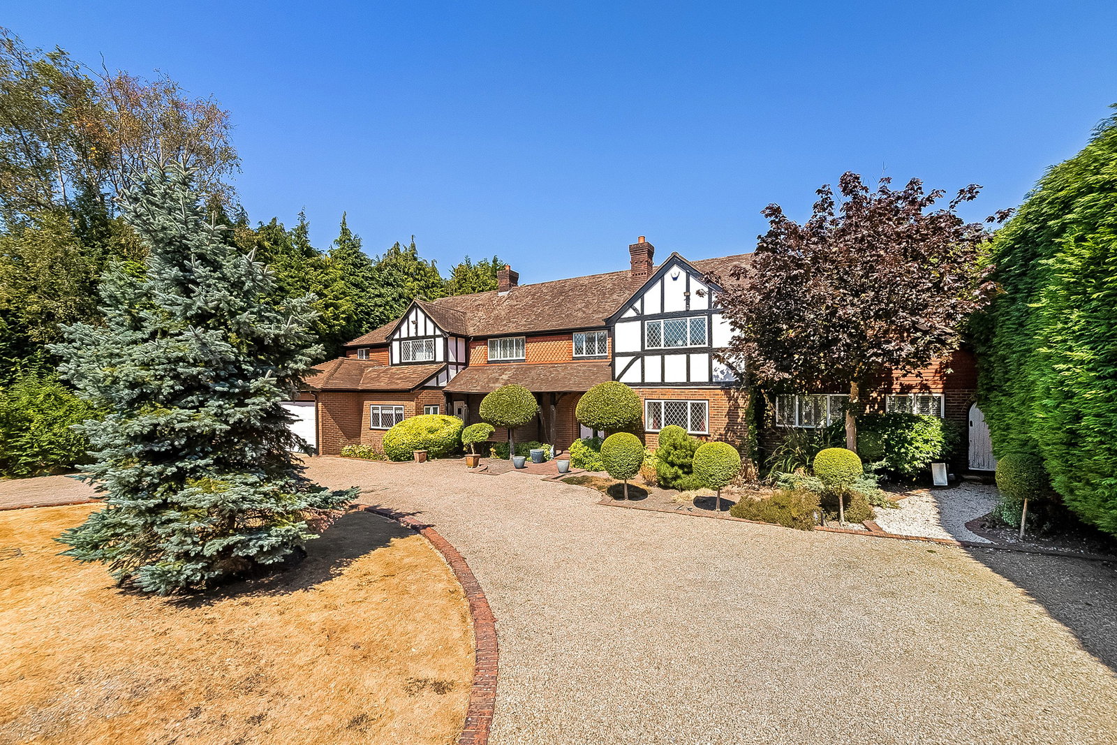 Detached House for sale in Tadworth, Woodland Way, Kingswood, Tadworth, KT20 6NN