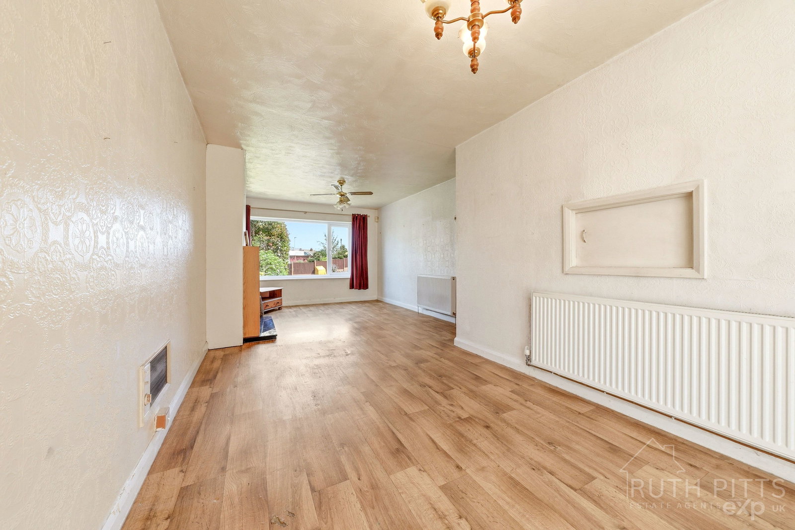 Semi Detached House in Wakefield