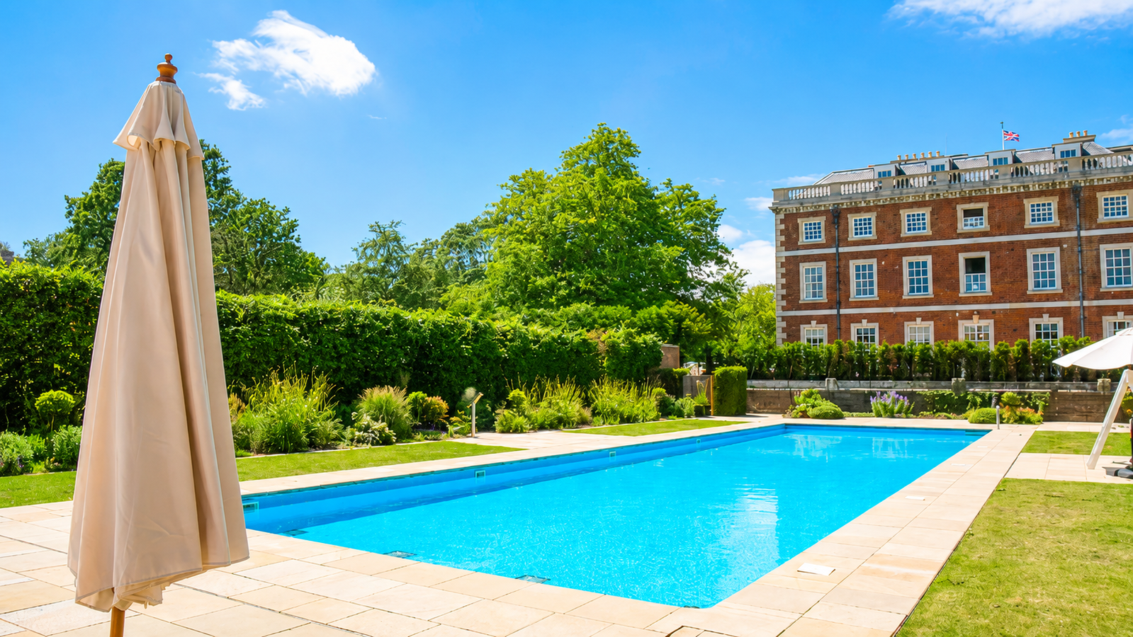 Semi Detached House in Enfield