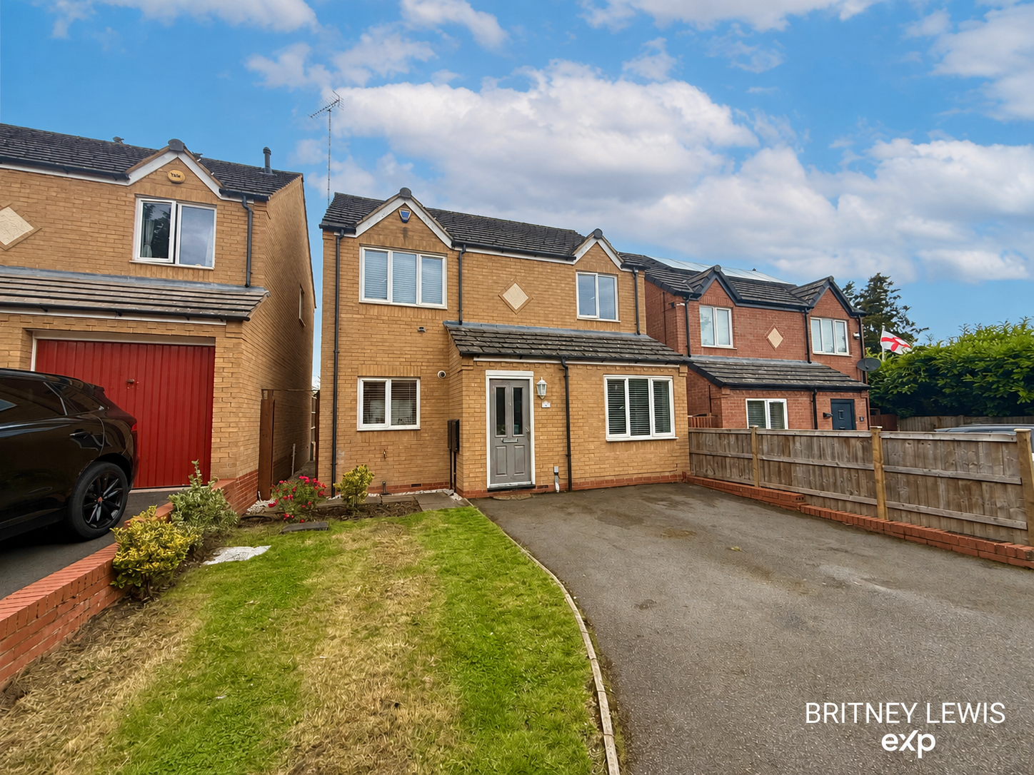 Detached House in Burton-on-trent