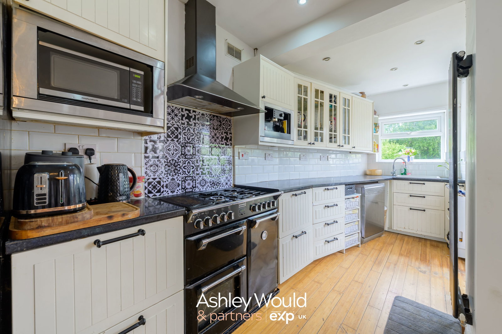 Semi Detached House in Oldbury