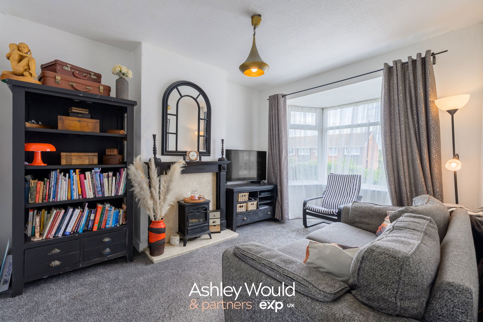Semi Detached House in Oldbury