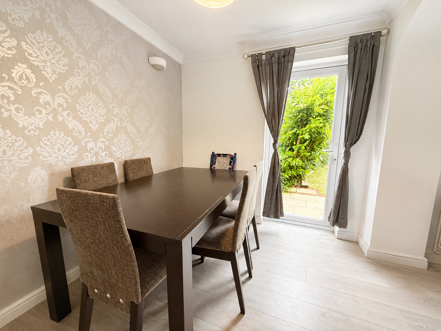 Semi Detached House in Folkestone