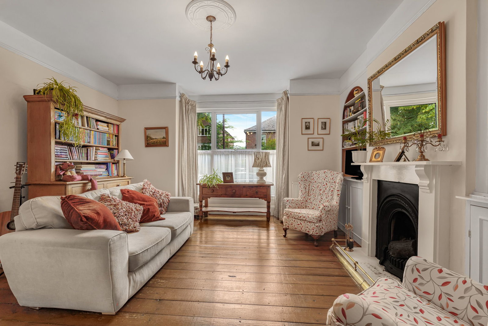 Semi Detached House in Cheltenham