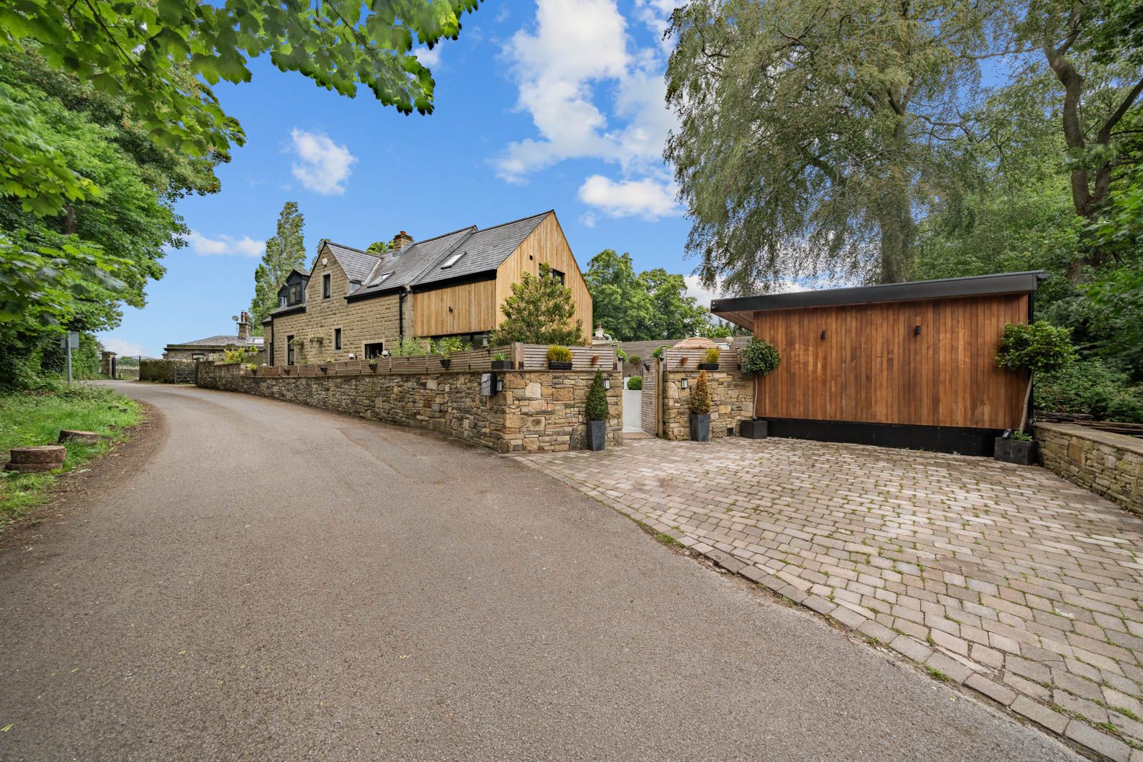 Detached House in Halifax