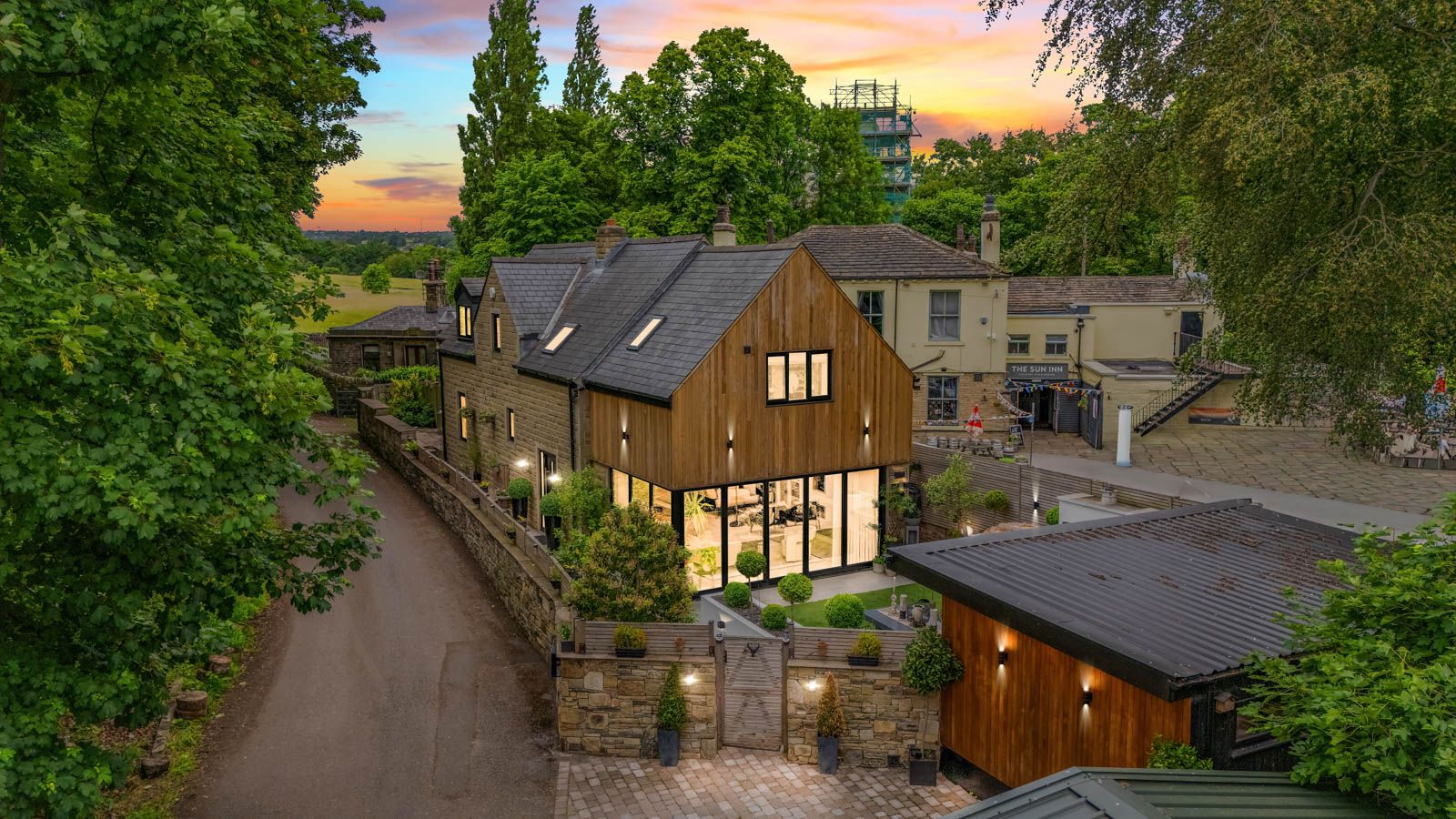 Detached House in Halifax