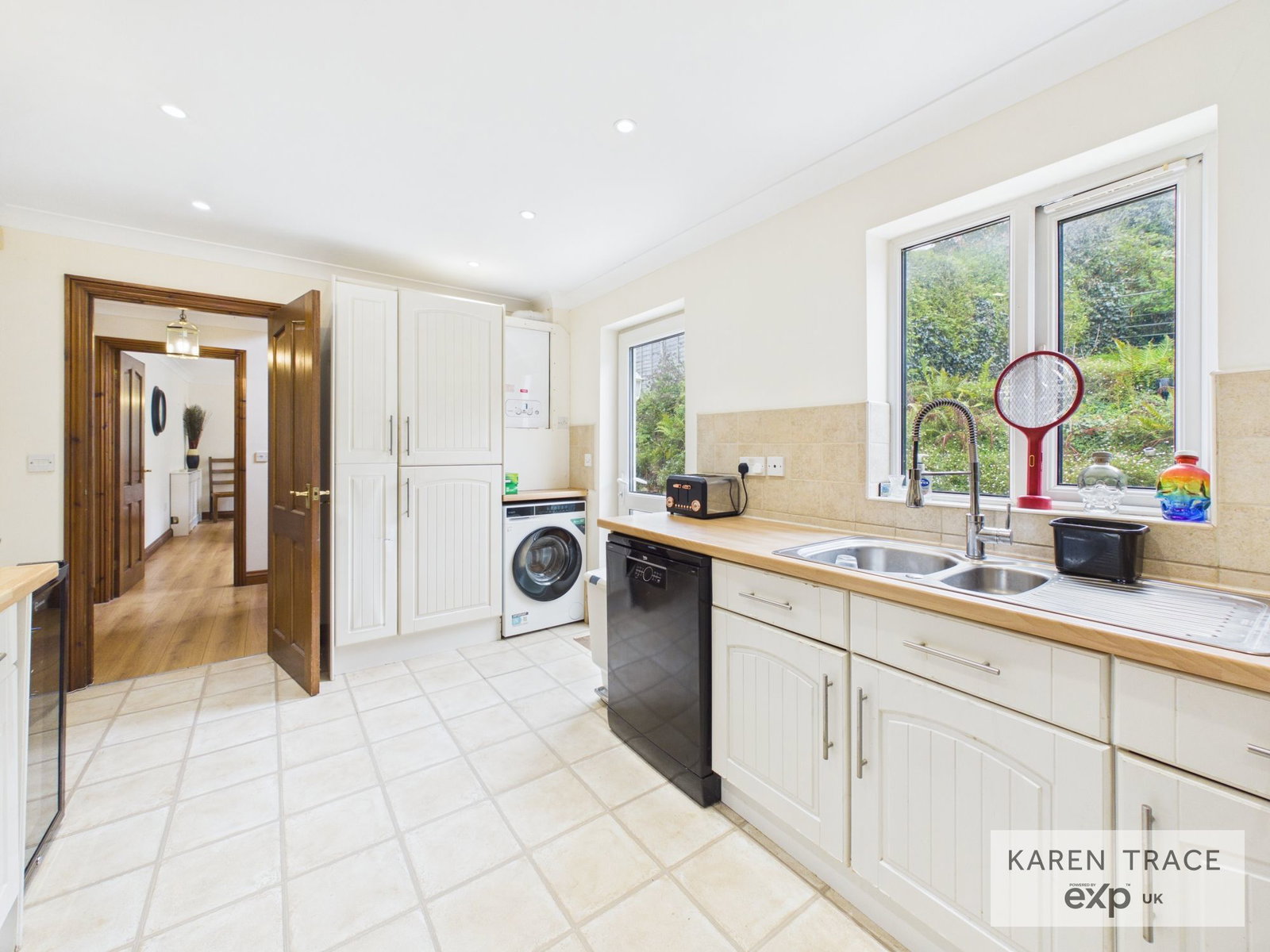 Detached House for sale in Par, Churchfield Place, St Blazey, PL24, 1662 m²