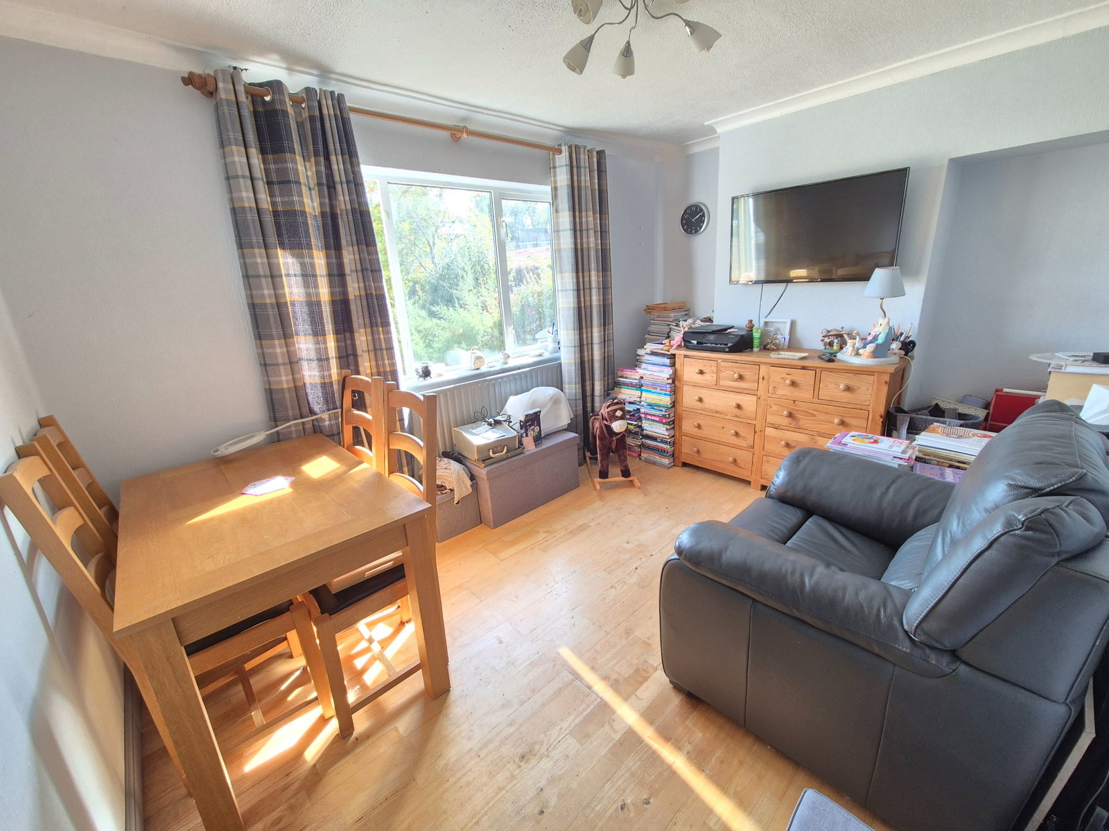 Semi Detached House for sale in Dunstable, Drovers Way, Dunstable, LU6 1AL