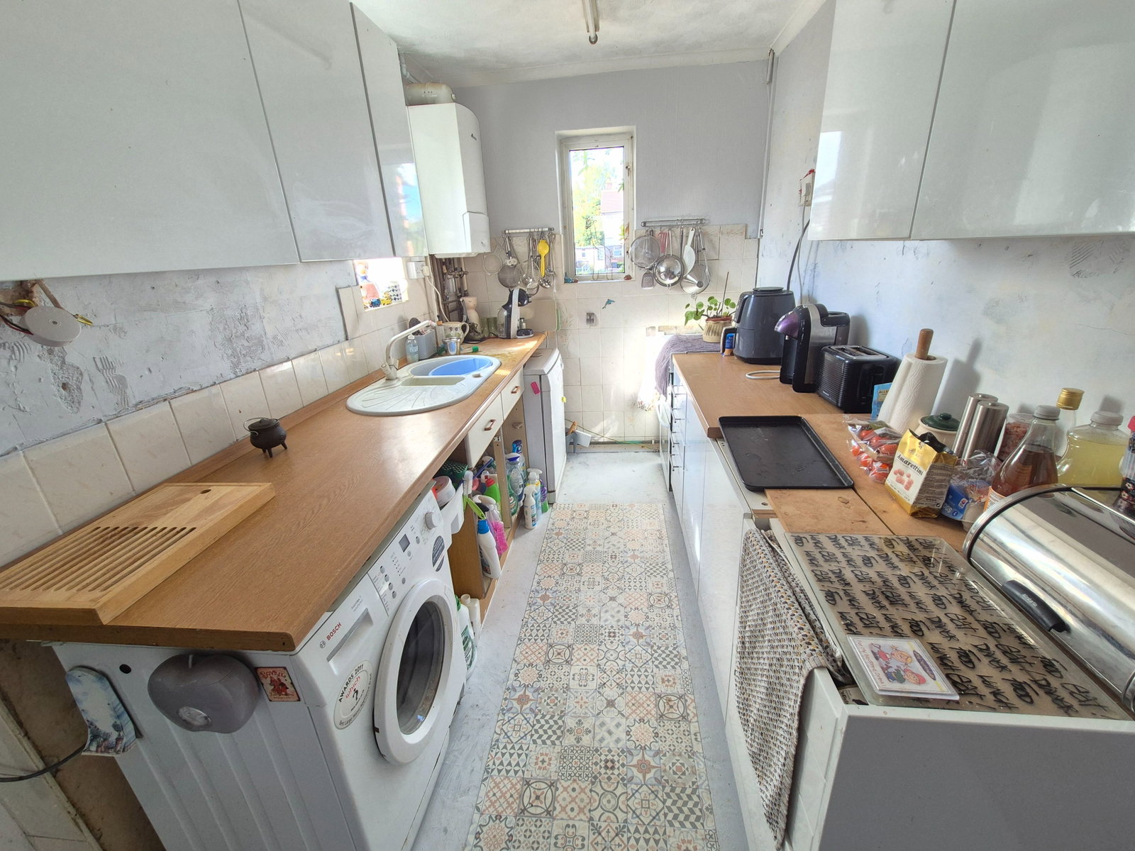 Semi Detached House for sale in Dunstable, Drovers Way, Dunstable, LU6 1AL