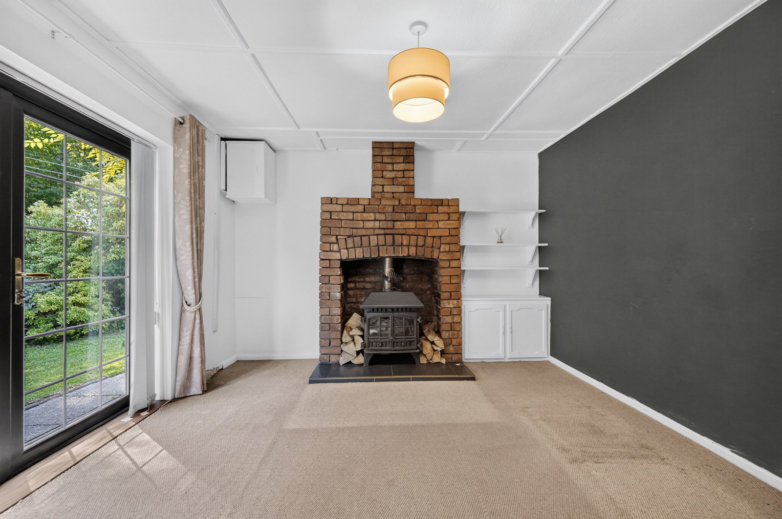 Bungalow in Pontyclun