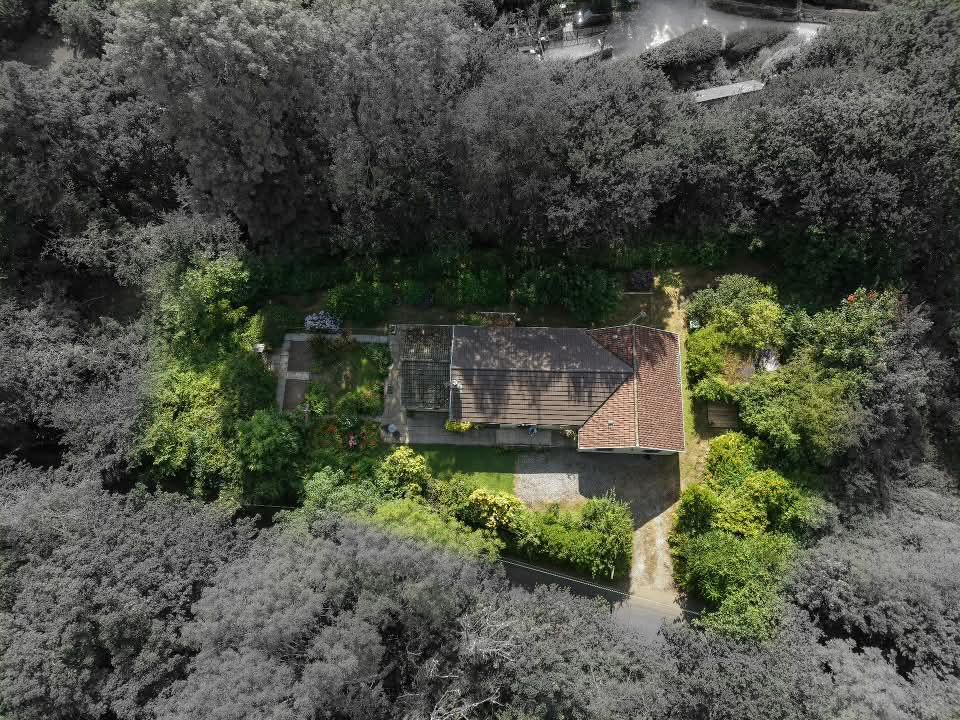 Bungalow in Pontyclun