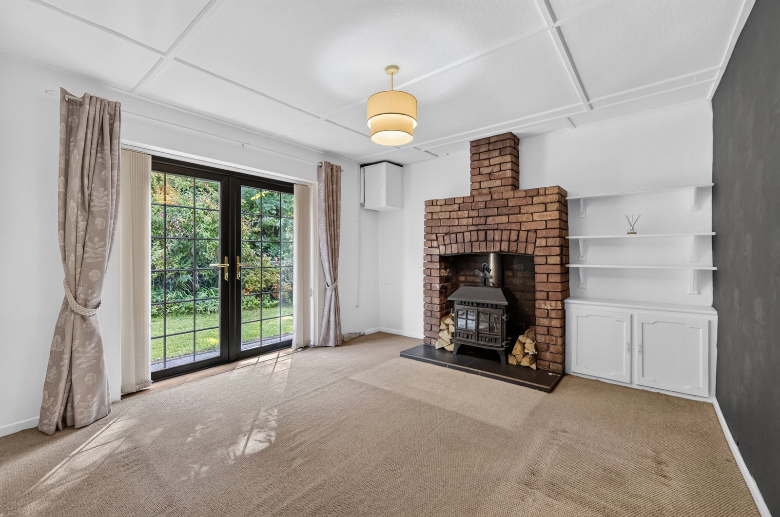 Bungalow in Pontyclun