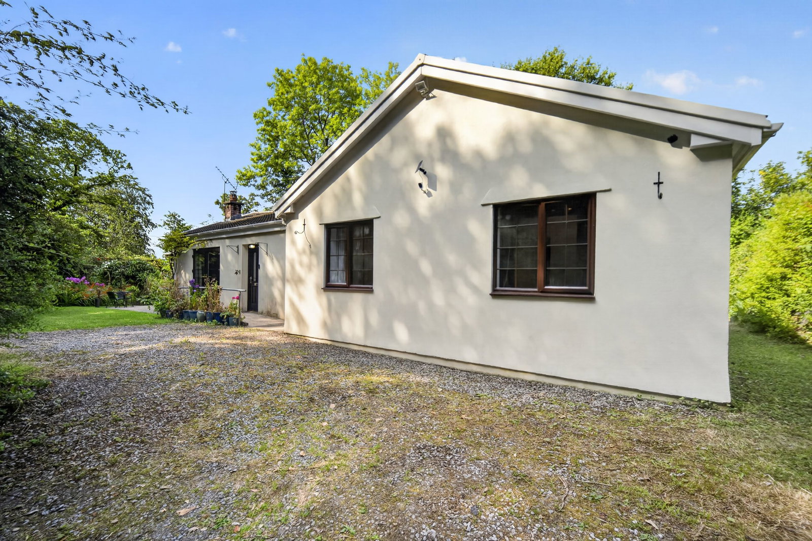 Bungalow in Pontyclun