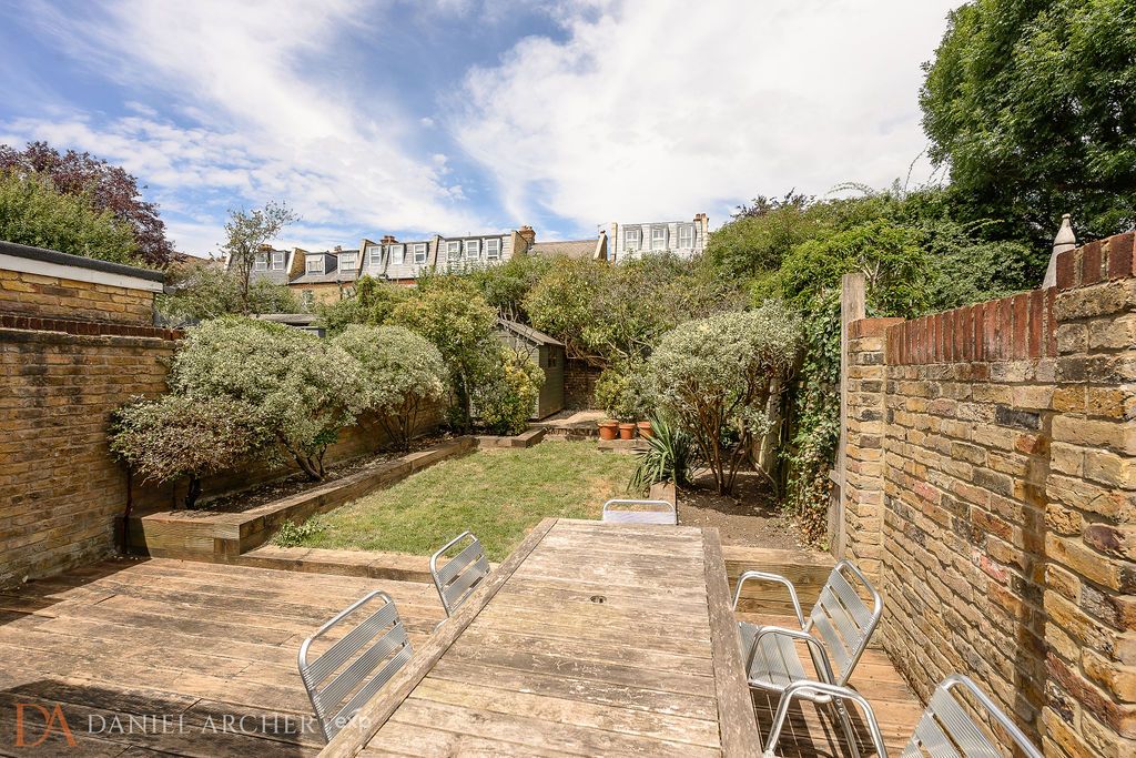 Terraced House in London 5