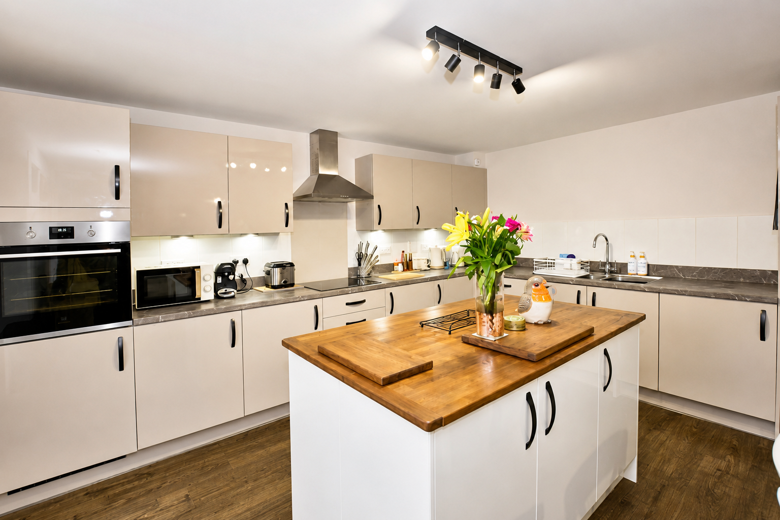 Detached House in Ashford
