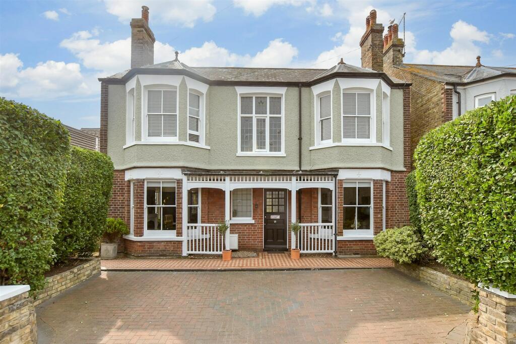 Detached House in Margate
