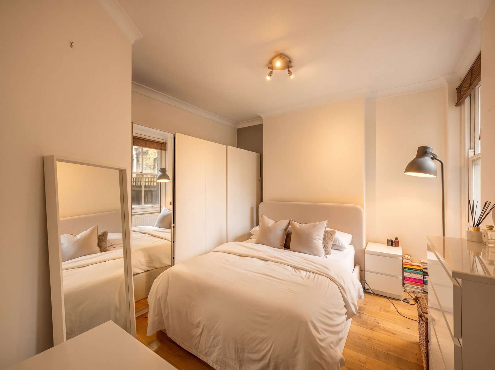Flat for sale in London, Queenstown Road, London, SW8 3QE, 749 m²