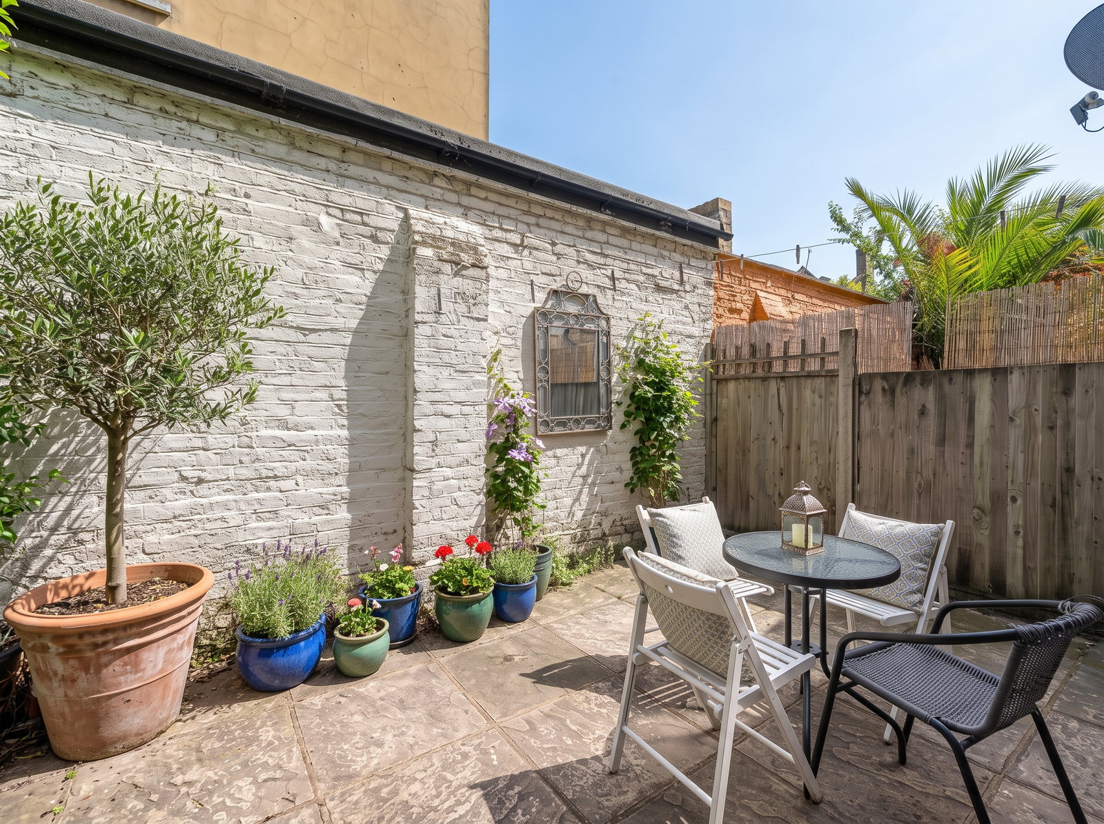 Flat for sale in London, Queenstown Road, London, SW8 3QE, 749 m²
