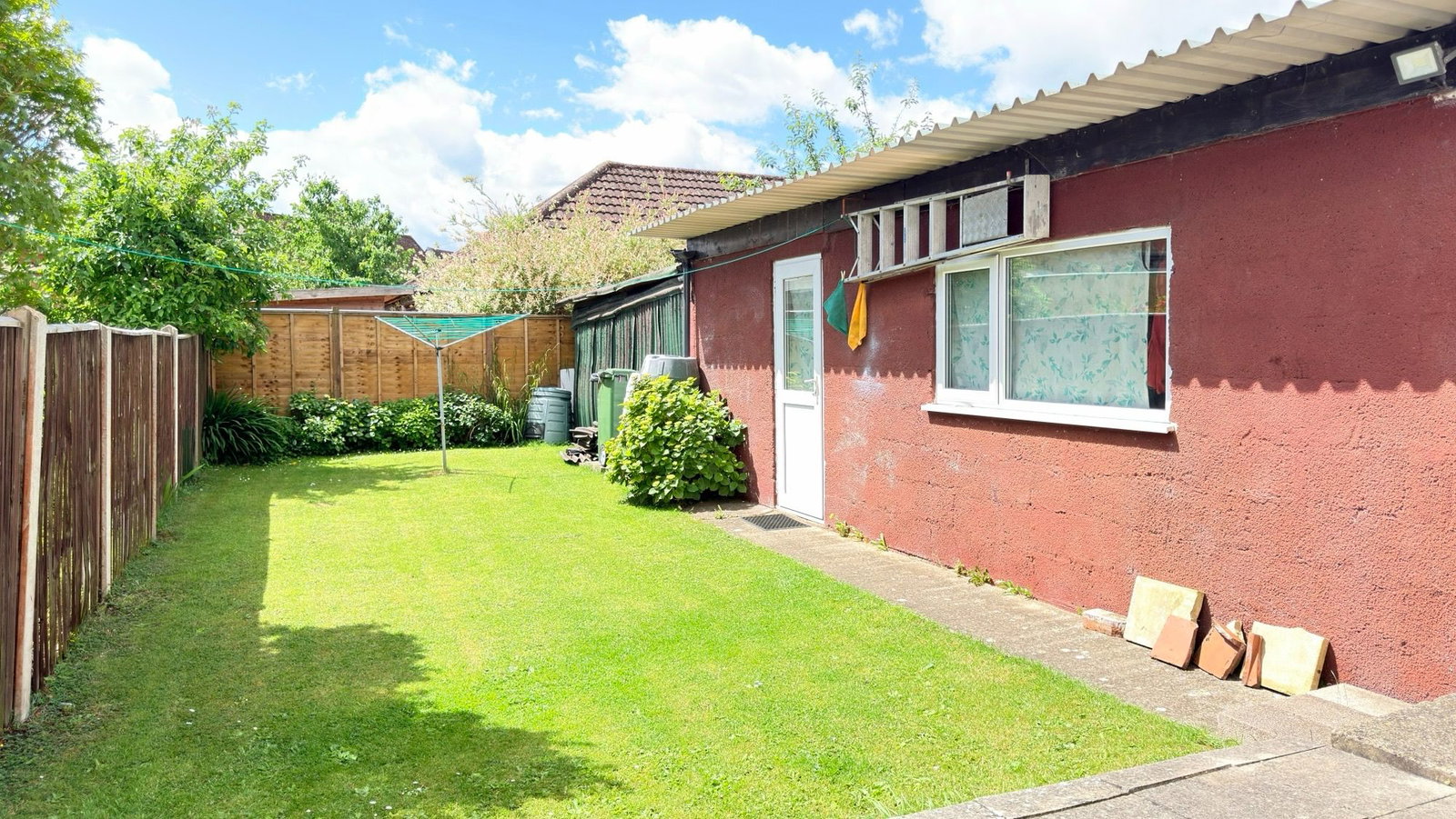 Semi Detached House in Cheltenham