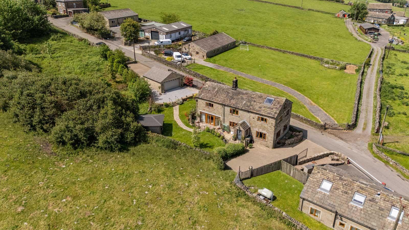 Detached House in Halifax