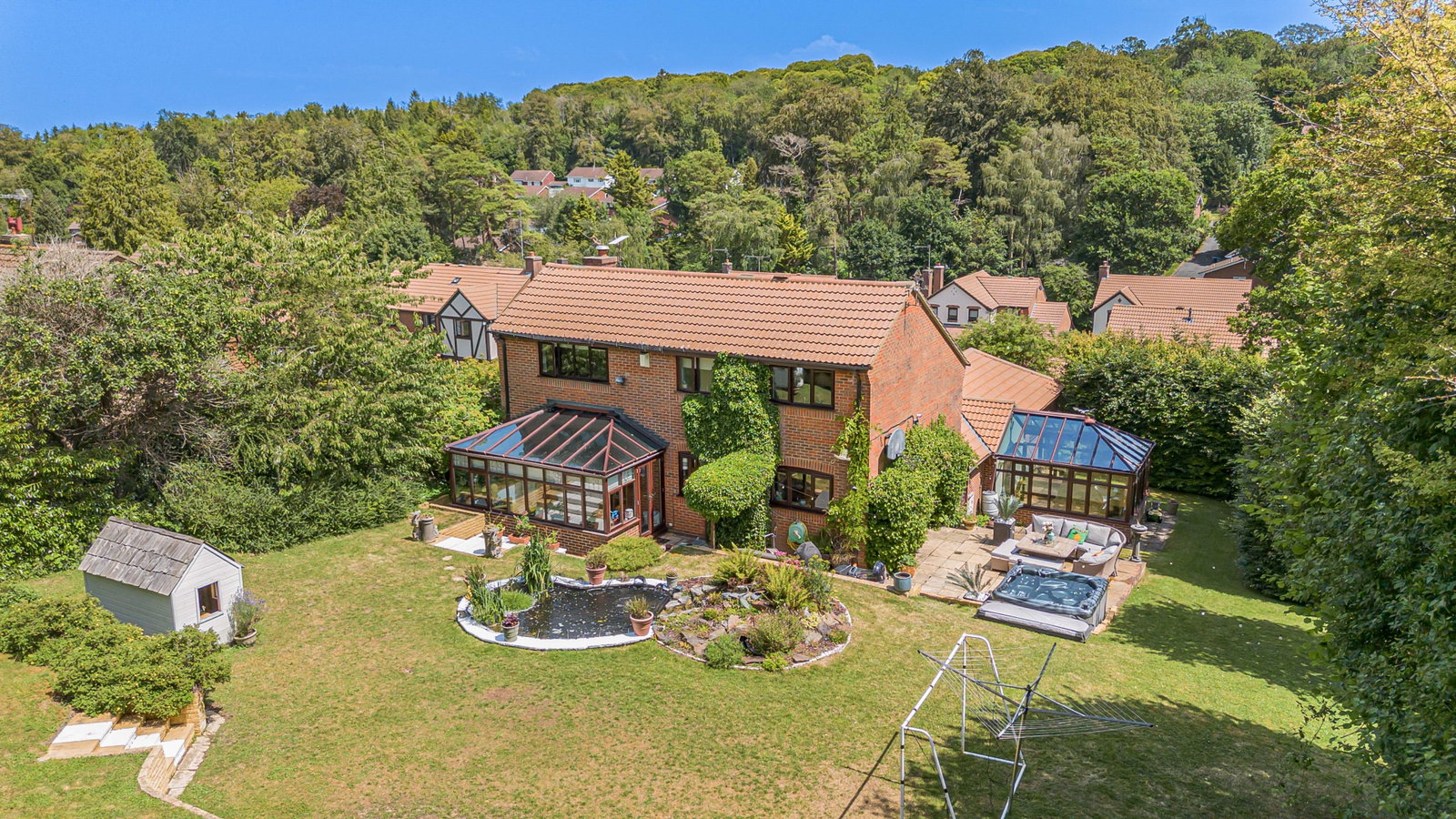Detached House in South Croydon