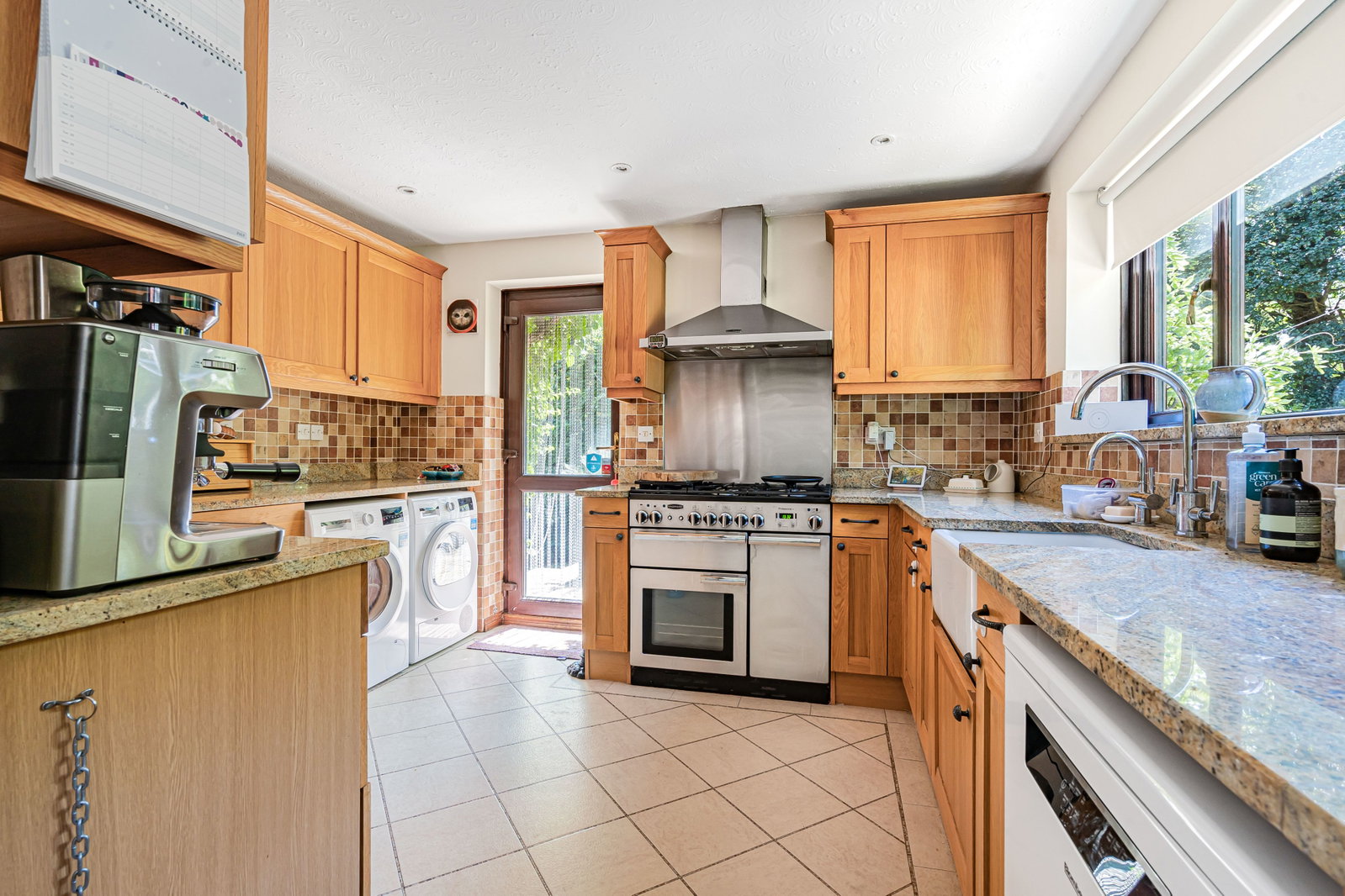 Detached House in South Croydon
