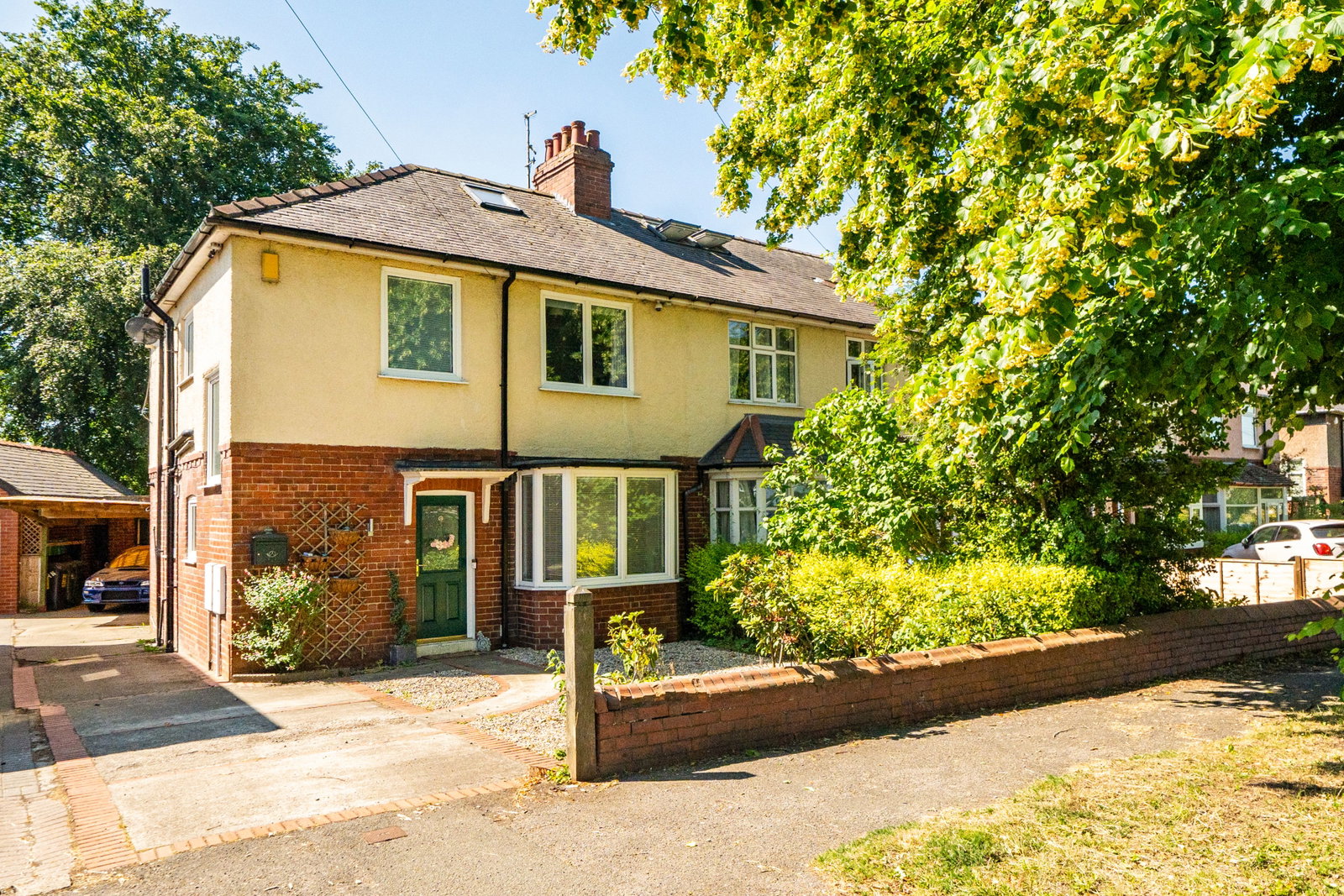 Semi Detached House in York