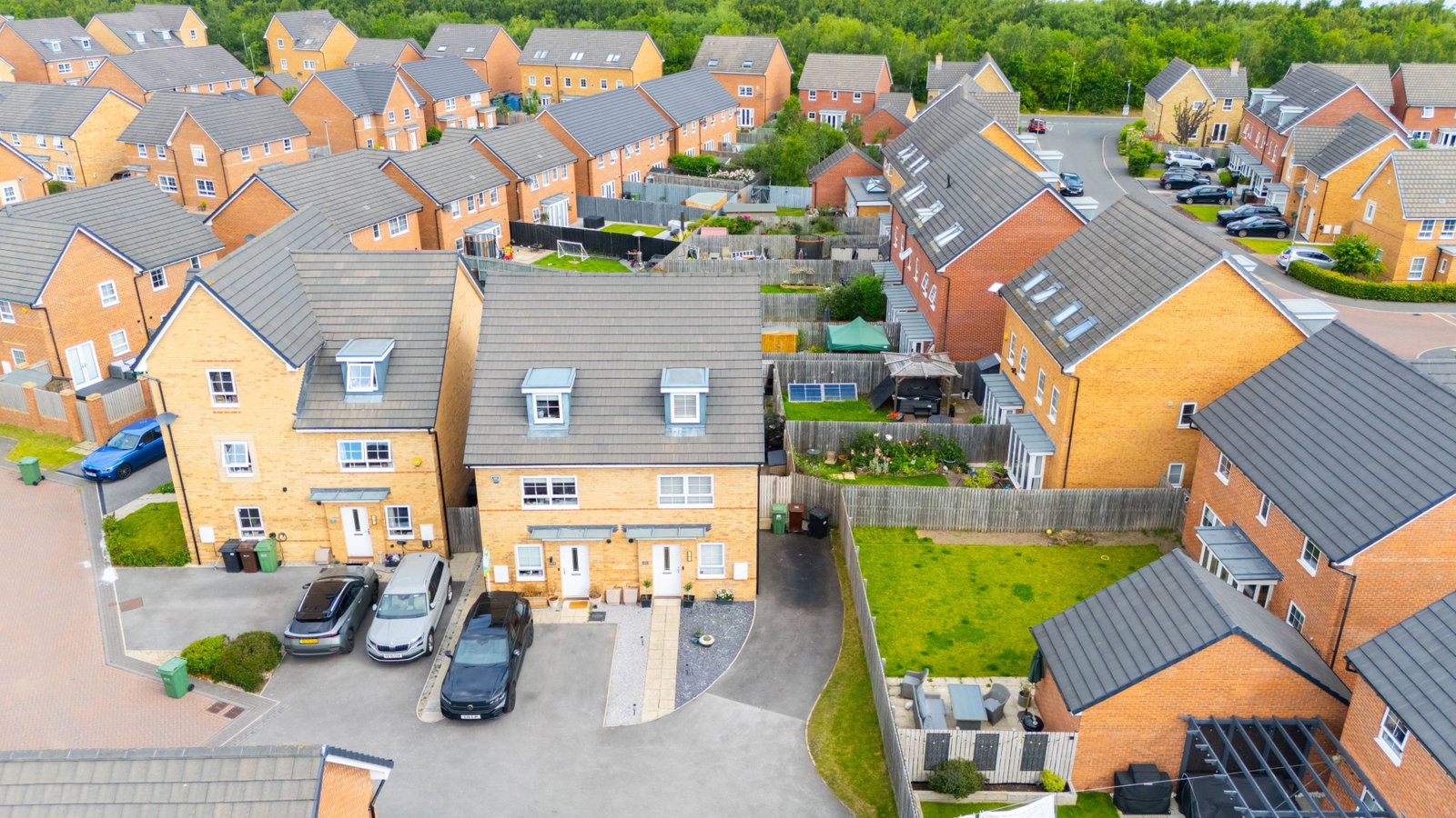 Semi Detached House in Leeds