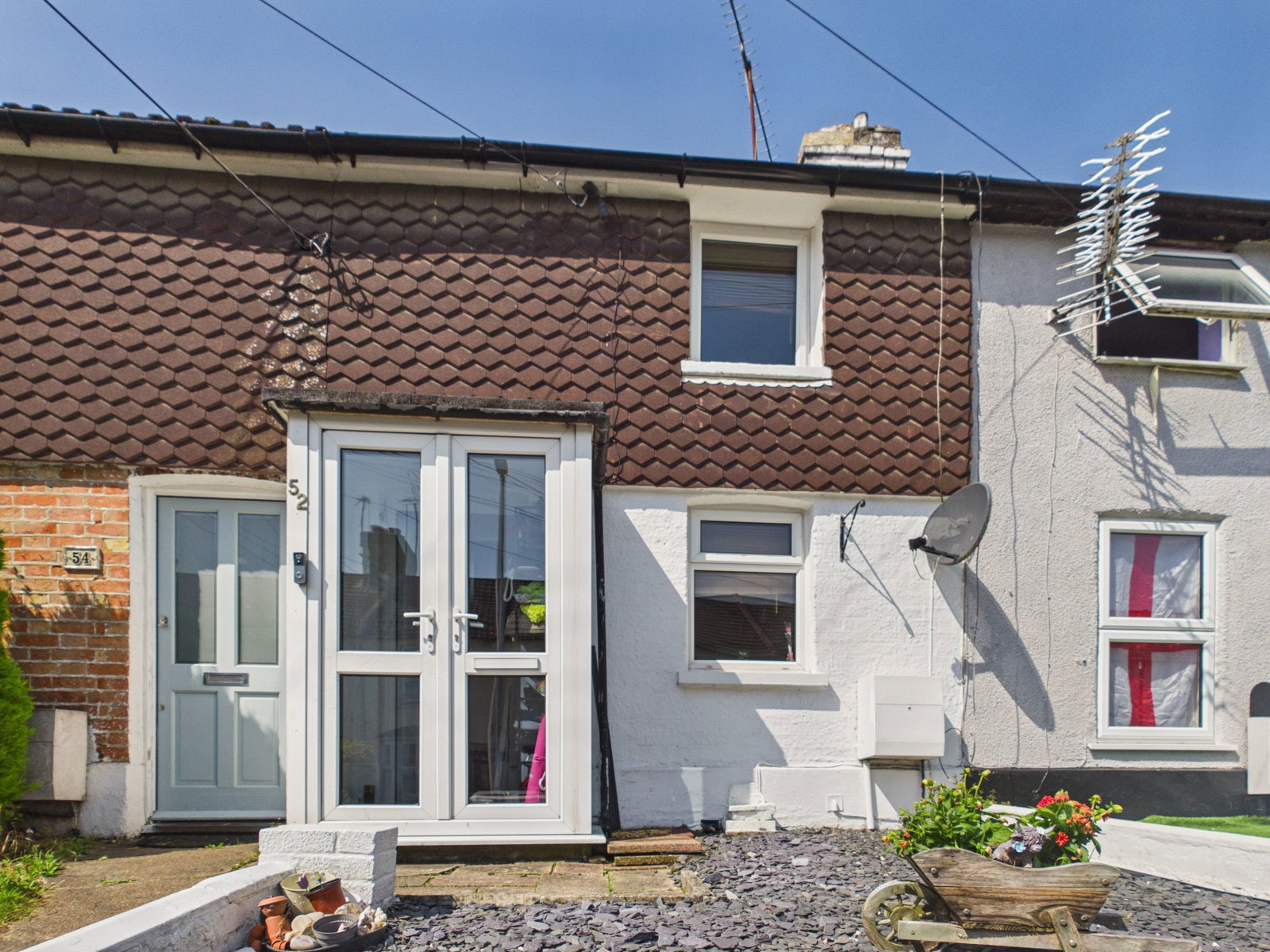 Terraced House for sale in Rochester, High Street, Halling, Rochester, ME2