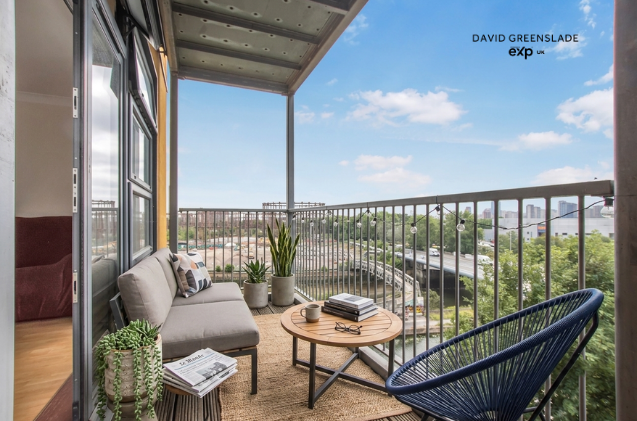 Flat for sale in London, Maltings Close, E3