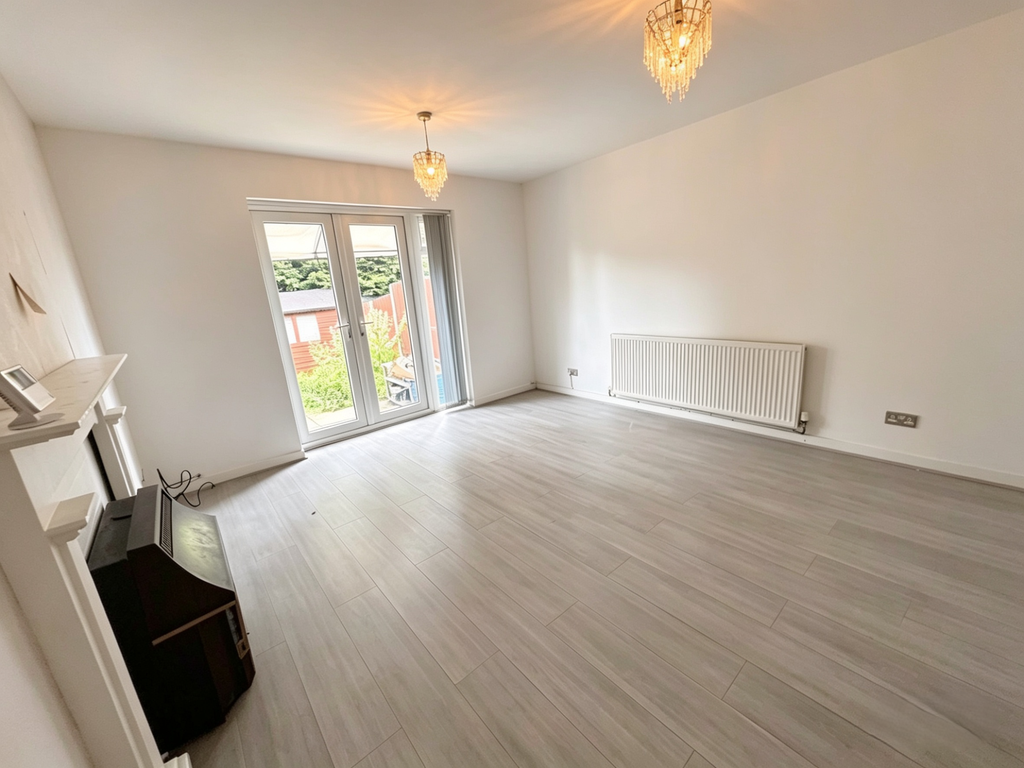 Semi Detached House in Tipton