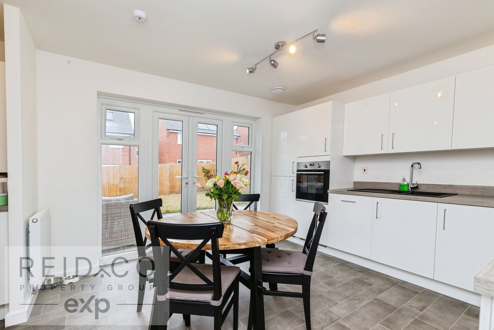 Semi Detached House in Preston 4