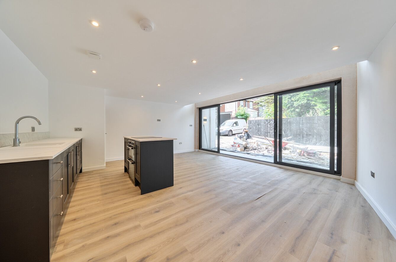 Detached House for sale in Harrogate, Batchelor Gardens, Harrogate, HG1 3EL