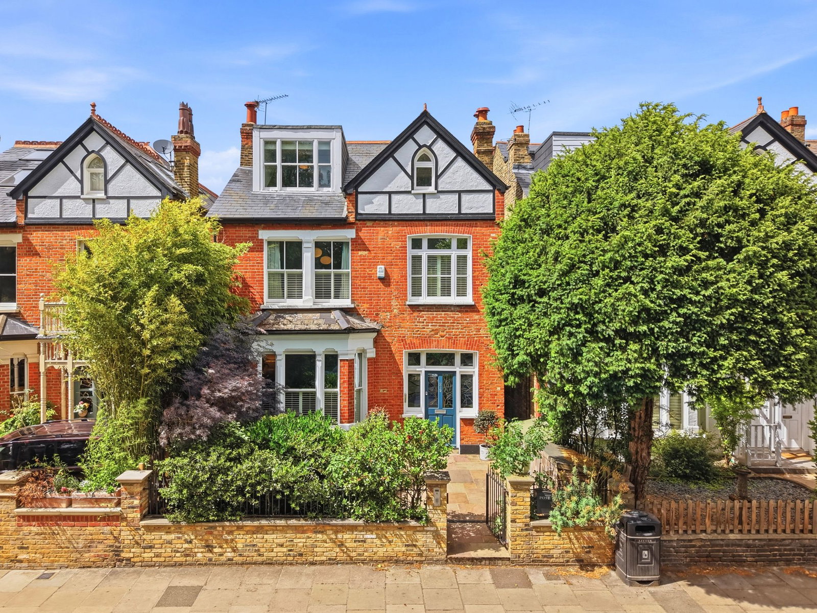 Detached House in Twickenham
