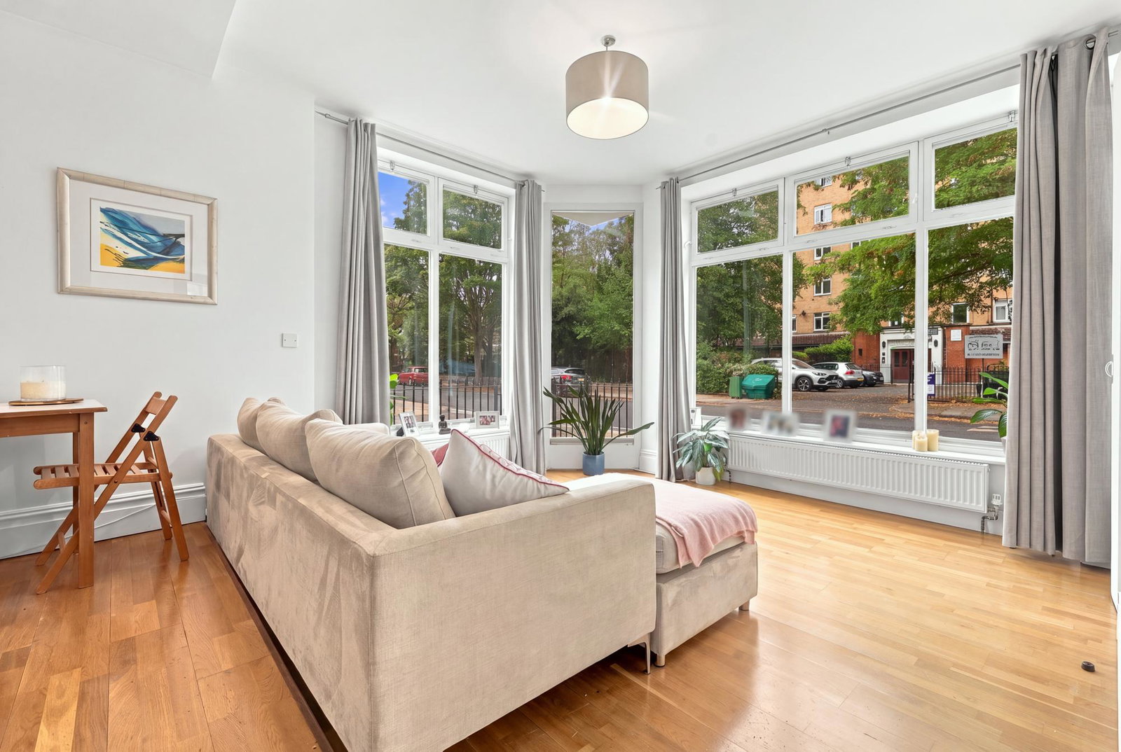 Flat for sale in London, Hartington Road, Stockwell, SW8, 667 m²