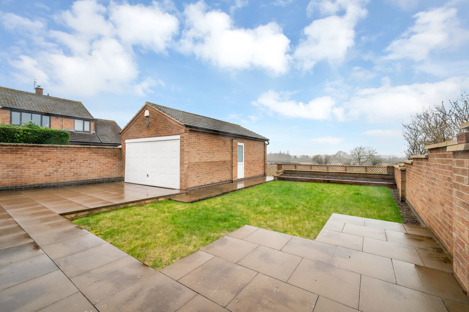 Semi Detached House in Nuneaton