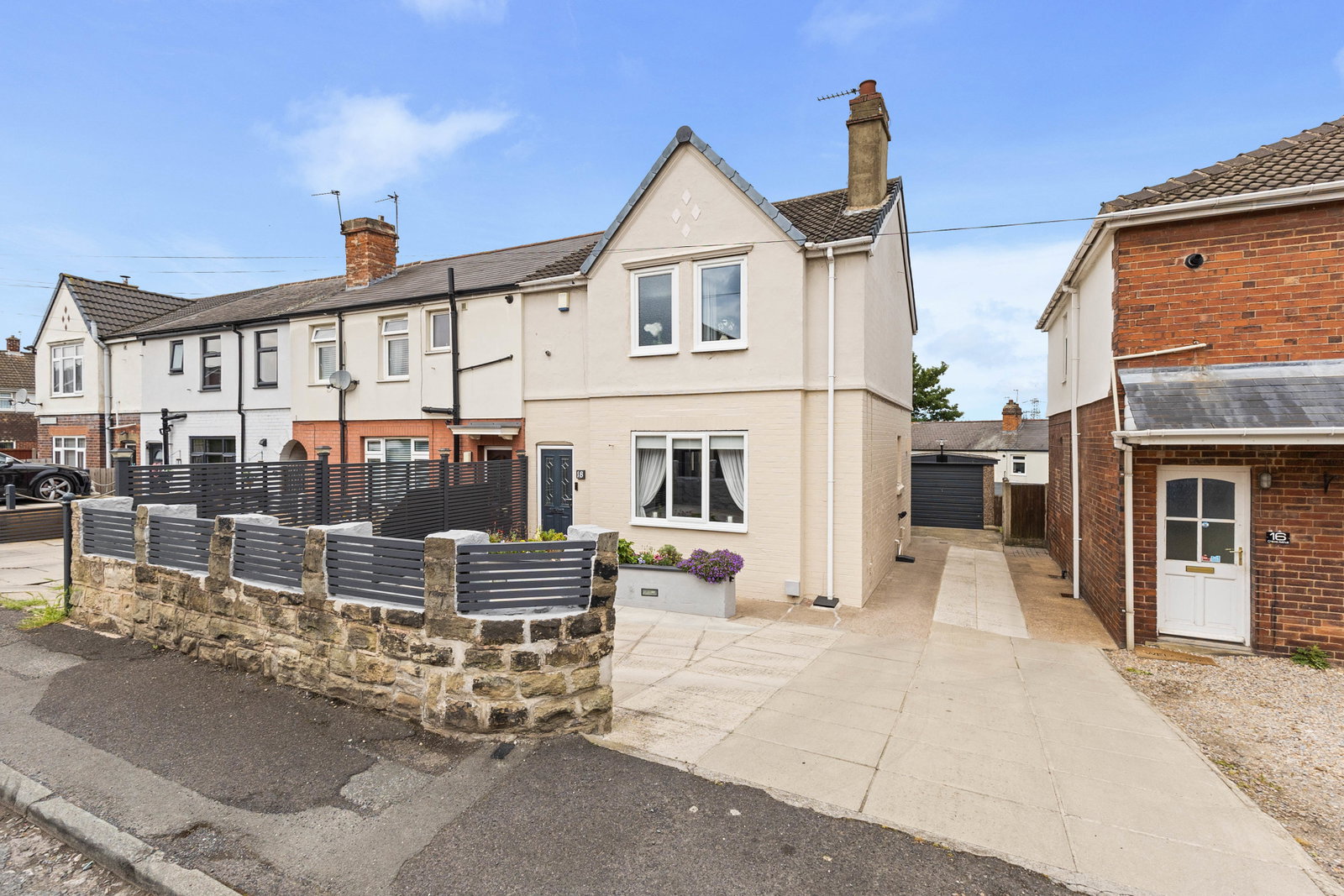 Semi Detached House in Knottingley