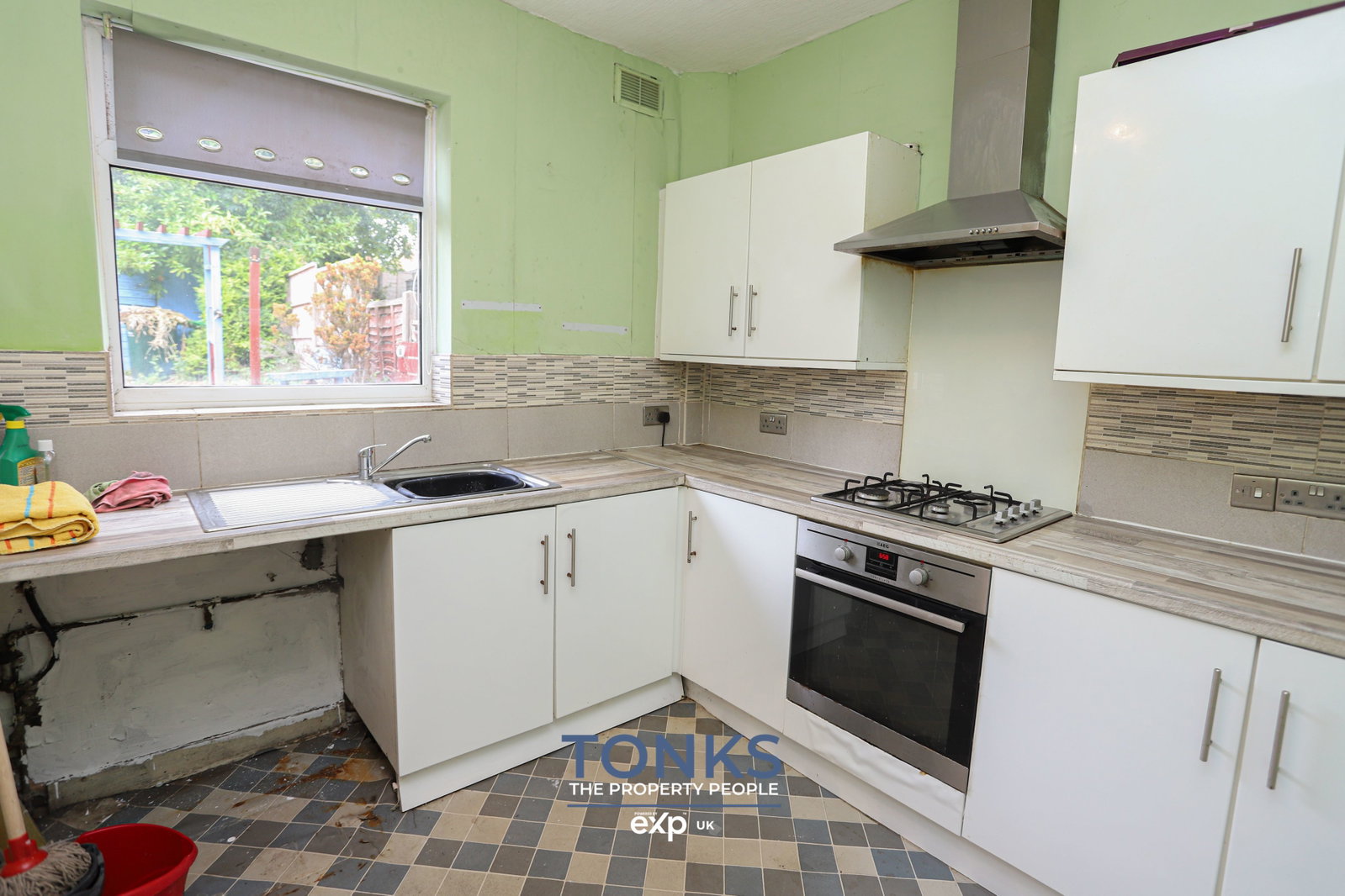 Semi Detached House in Oldbury