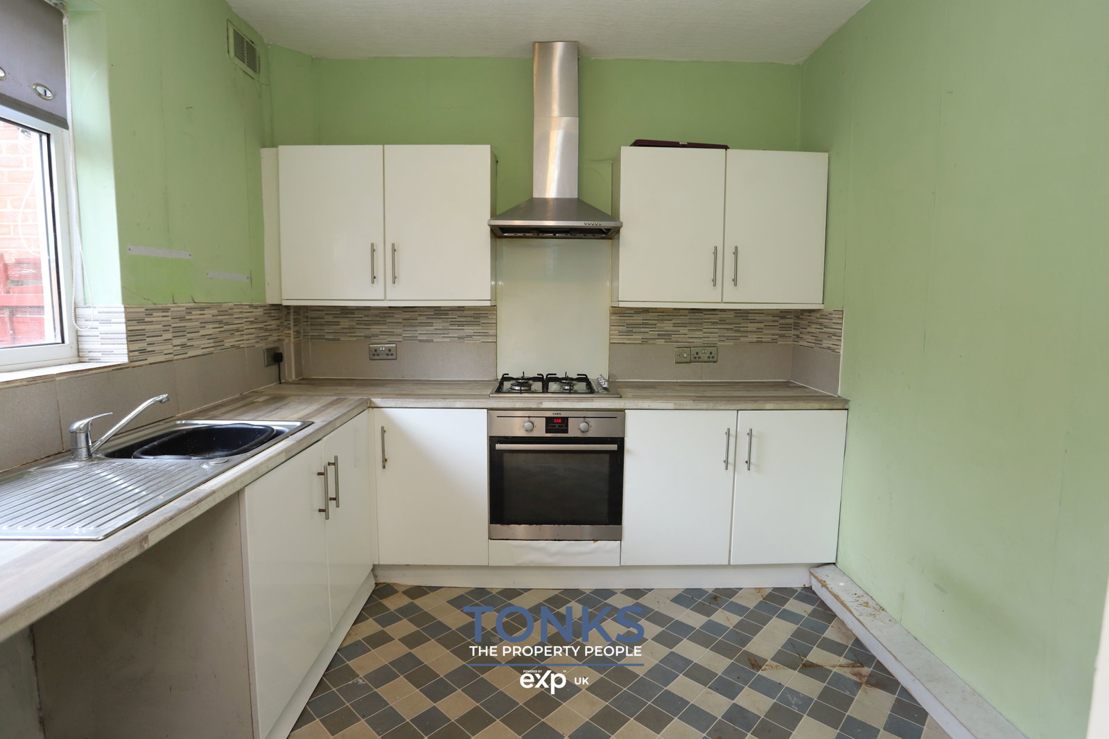 Semi Detached House in Oldbury