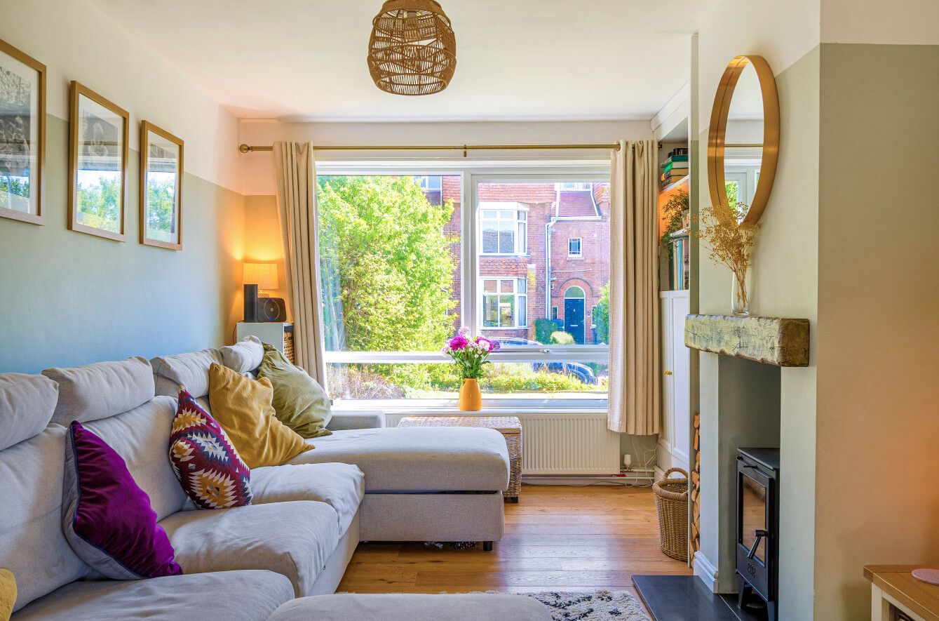 Semi Detached House for sale in Exeter, Station Road, Pinhoe, Exeter, EX1 3SD, 1066 m²