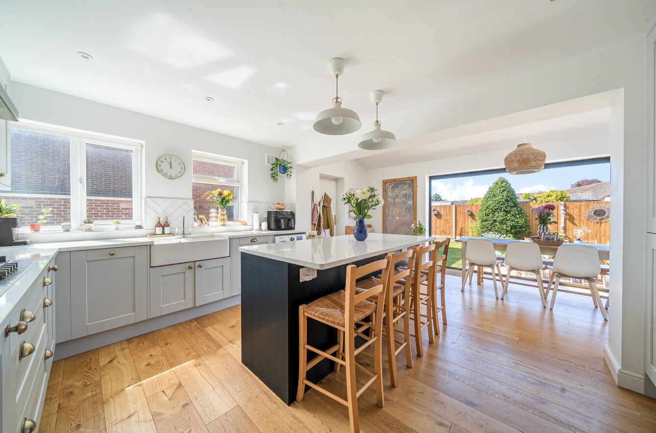 Semi Detached House for sale in Exeter, Station Road, Pinhoe, Exeter, EX1 3SD, 1066 m²