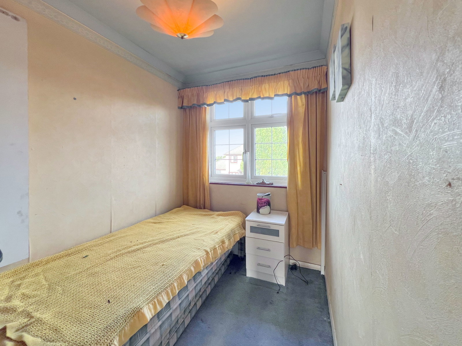 Terraced House for sale in Rainham, Brookway, Rainham, RM13