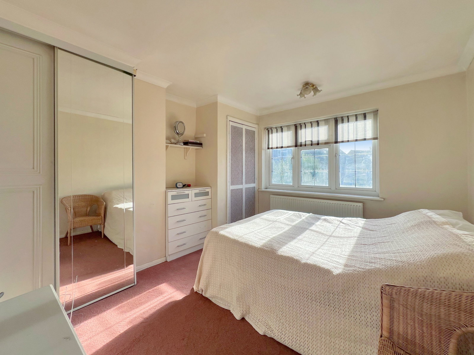 Terraced House for sale in Rainham, Brookway, Rainham, RM13