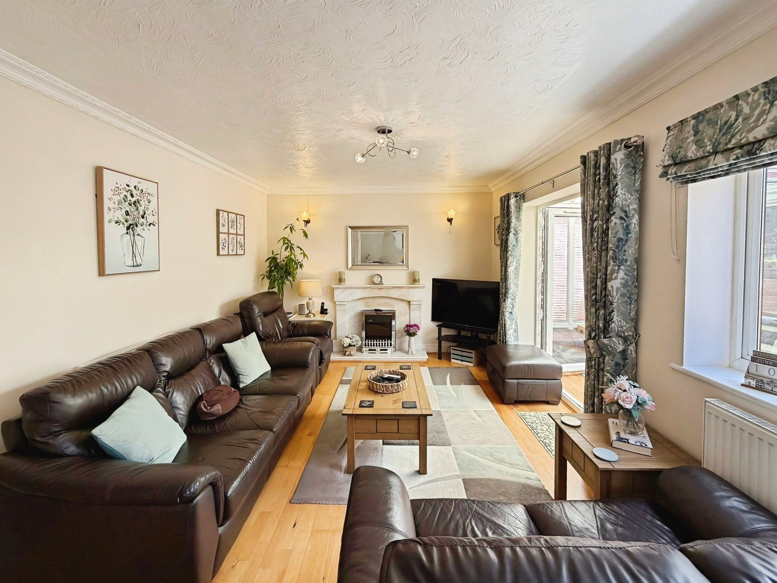 Detached House in Swansea