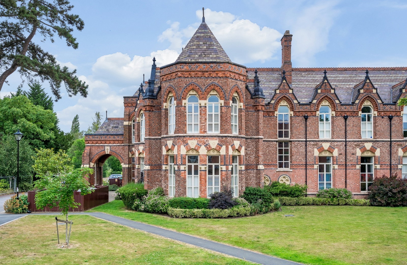 Apartment for sale in Cheadle, West Wing, The Old Hospital, Pennington Gardens, Cheadle, SK8 2GN, 1320 m²