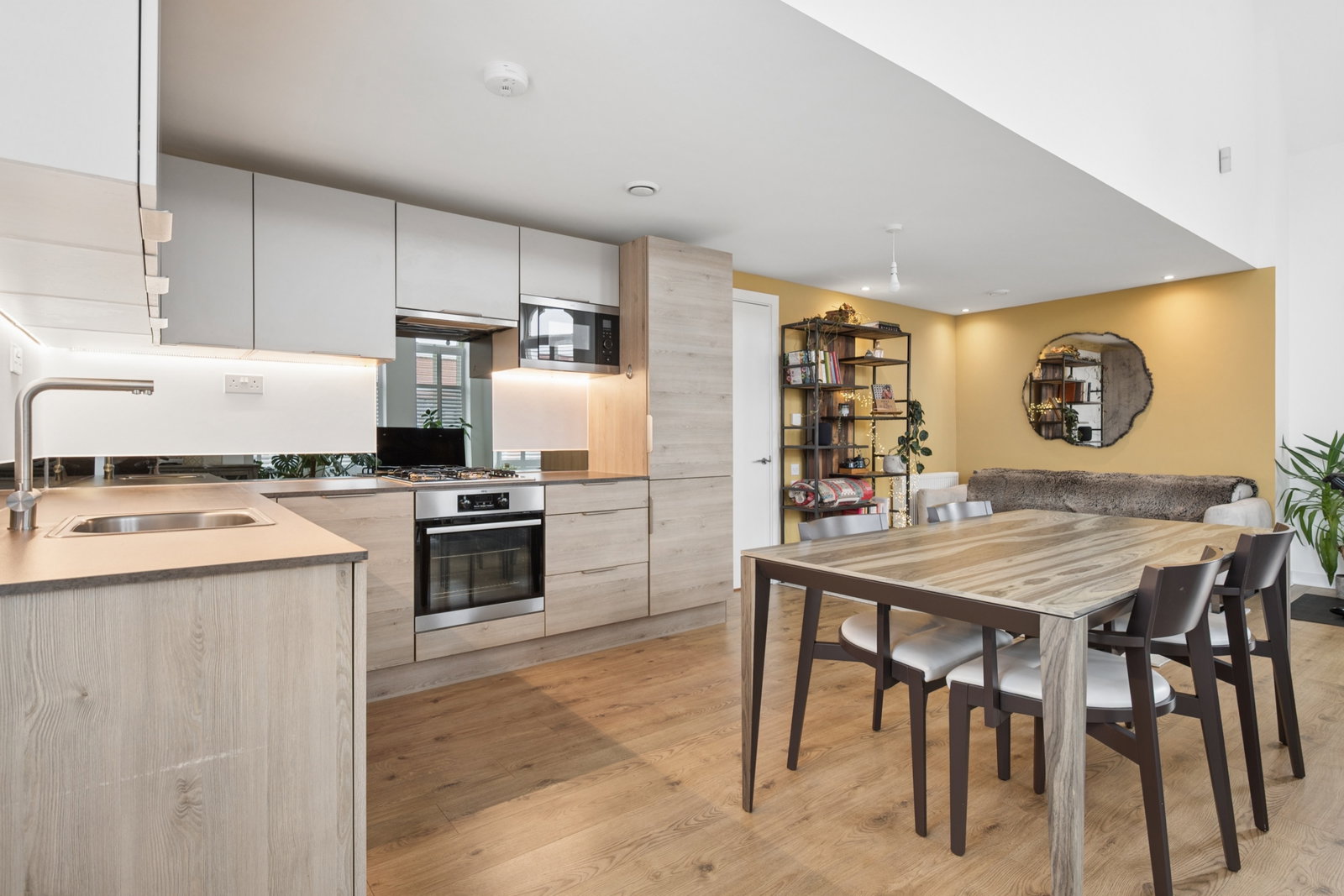 Apartment for sale in Cheadle, West Wing, The Old Hospital, Pennington Gardens, Cheadle, SK8 2GN, 1320 m²