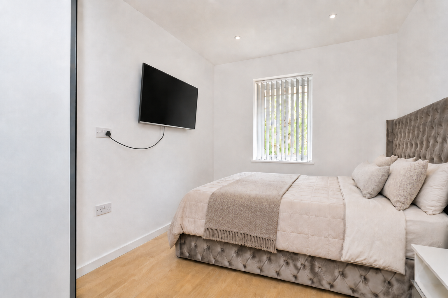 Apartment for sale in Woking, River Court, Woking, GU21, 565 m²