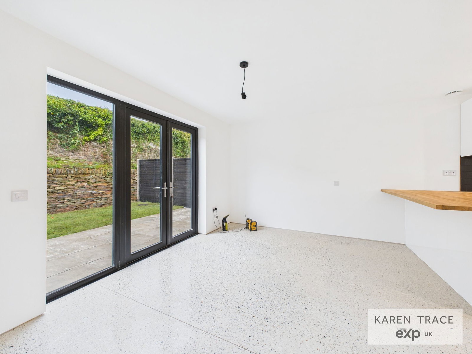 Semi Detached House in Par