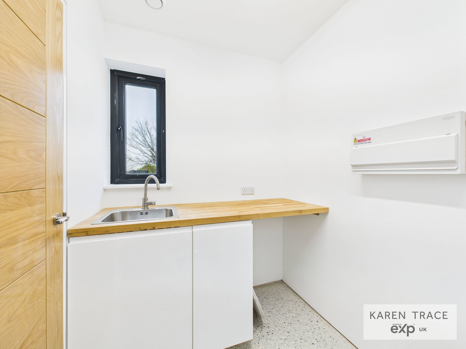 Semi Detached House in Par